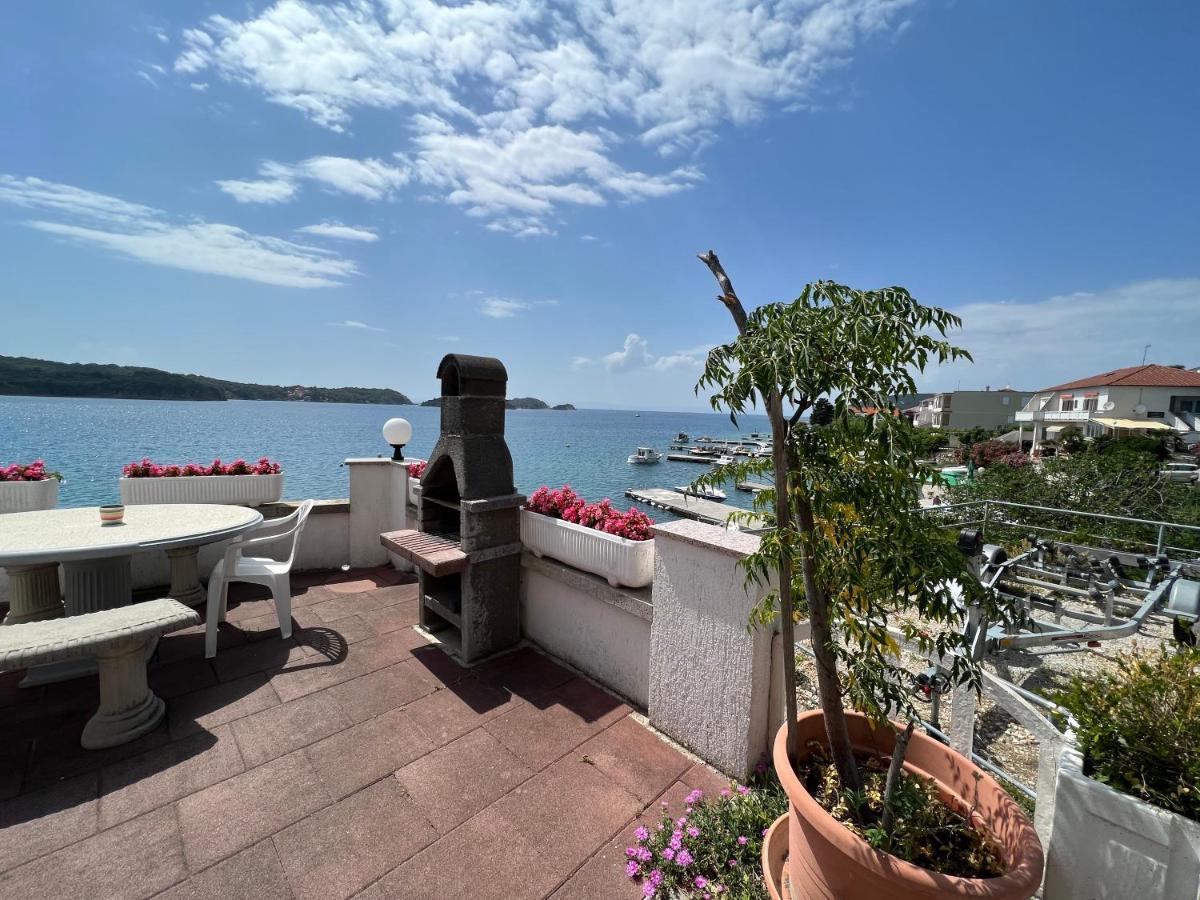 Apartments Villa Emilija Супетарска-Драга Экстерьер фото